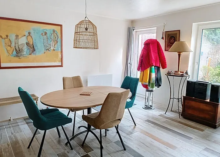 Charmante Villa En Pierre A 600M De La Plage - Fr-1-746-20